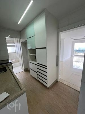 Image 4 - 877879