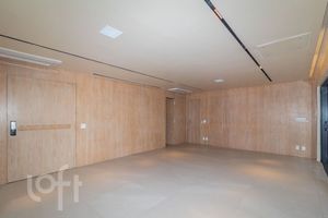 Image 1 - 877880