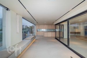 Image 7 - 877880