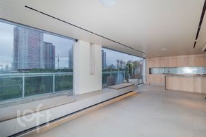 Image 8 - 877880