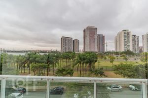 Image 14 - 877880