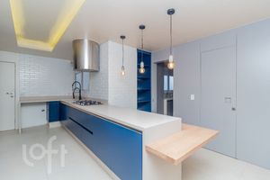 Image 22 - 877880