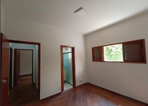 Image 7 - 877882