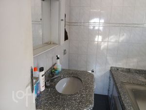Image 25 - 877883