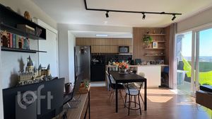 Image 18 - 877884