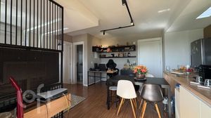 Image 1 - 877884