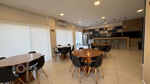 Image 16 - 877884