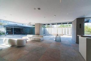 Image 23 - 877886