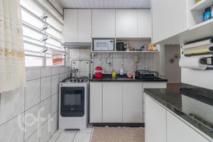 Image 10 - 877889
