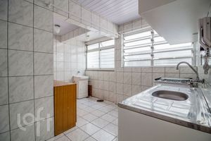 Image 11 - 877889