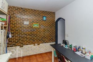 Image 7 - 877896