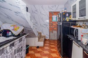 Image 16 - 877896