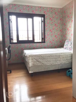 Image 17 - 877903