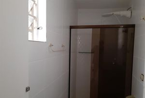 Image 6 - 877997