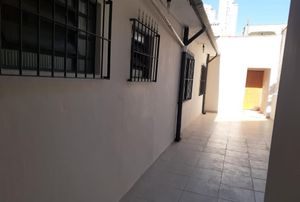 Image 9 - 877997