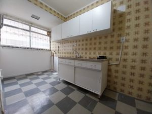 Image 4 - 878021