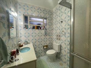 Image 12 - 878033