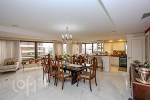 Image 10 - 878042