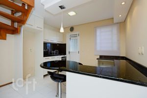 Image 3 - 878045