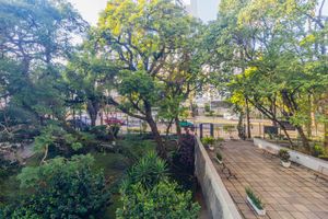 Image 4 - 878046