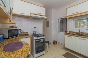 Image 18 - 878046