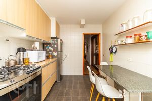 Image 35 - 878068