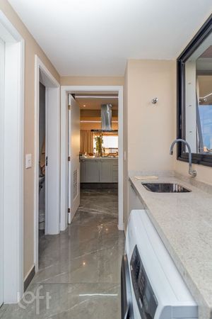 Image 31 - 878074