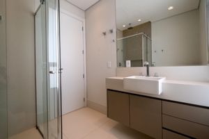 Image 19 - 878079
