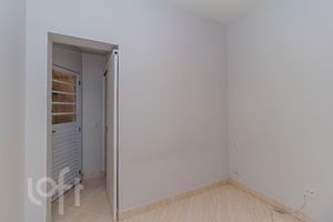 Image 9 - 878088