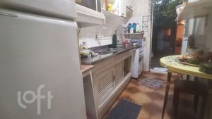 Image 9 - 878090