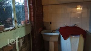 Image 7 - 878090
