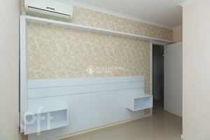 Image 17 - 878103
