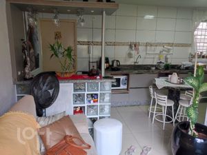 Image 3 - 878104