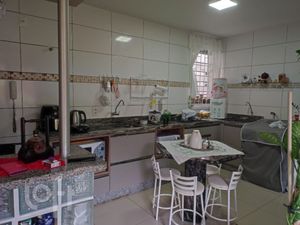 Image 2 - 878104