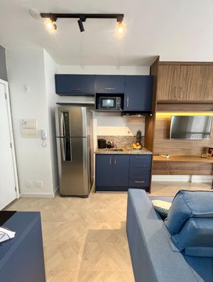 Image 8 - 878106
