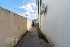 Image 12 - 878120