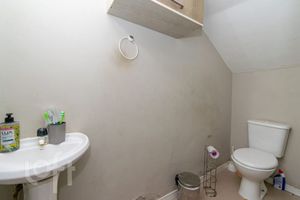Image 7 - 878120