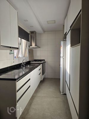 Image 4 - 878126