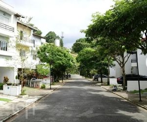 Image 8 - 878128