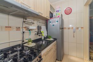 Image 11 - 878136