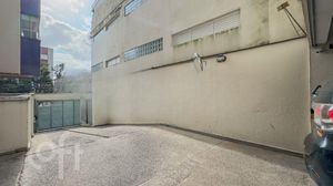 Image 29 - 878142