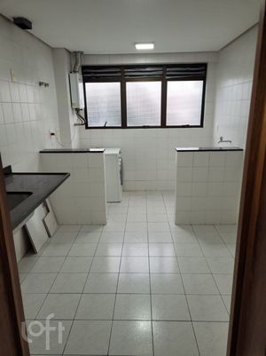 Image 4 - 878142