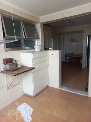Image 4 - 878143