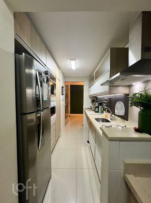 Image 4 - 878152