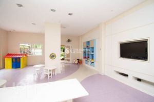 Image 17 - 878155