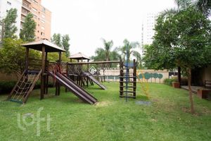 Image 6 - 878155