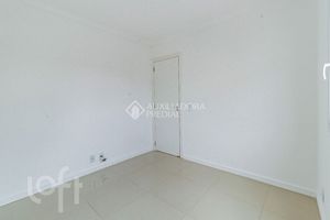 Image 11 - 878158