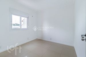 Image 10 - 878158