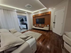 Image 11 - 878159