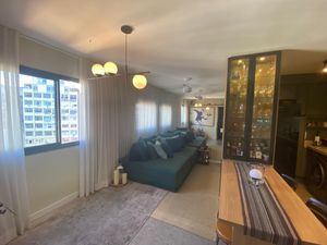 Image 1 - 878163